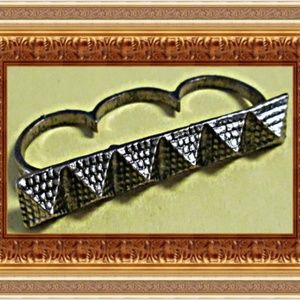 Gold Tone Triple Finger Spike Design Ring Unisex